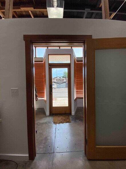 More Photos Of 5009-5011 York Blvd, Los Angeles Storefront For Sale