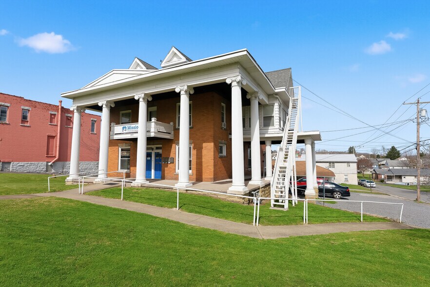 More Photos Of 1042 Morgantown Ave, Fairmont Specialty For Sale