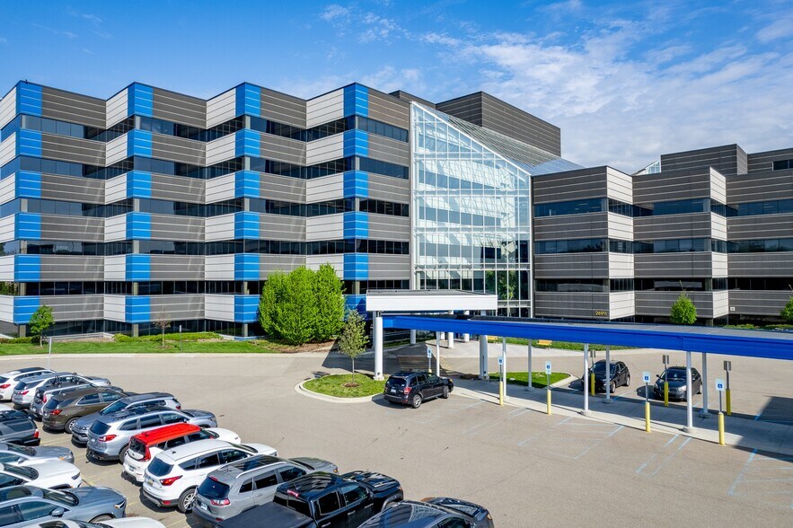 More Photos Of 26913 Northwestern Hwy, Southfield Medical For Lease
