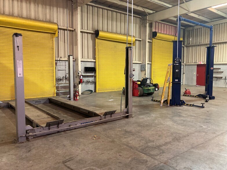 More Photos Of 7640 Southrail Rd, North Charleston Warehouse For Lease