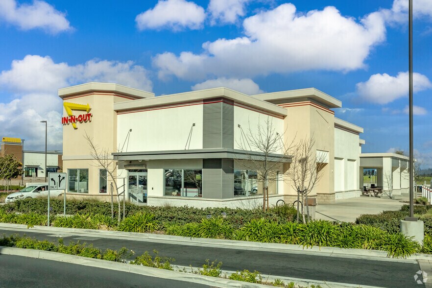 More Photos Of Interstate 5 & Beach Lake Rd, Sacramento Unknown For Lease