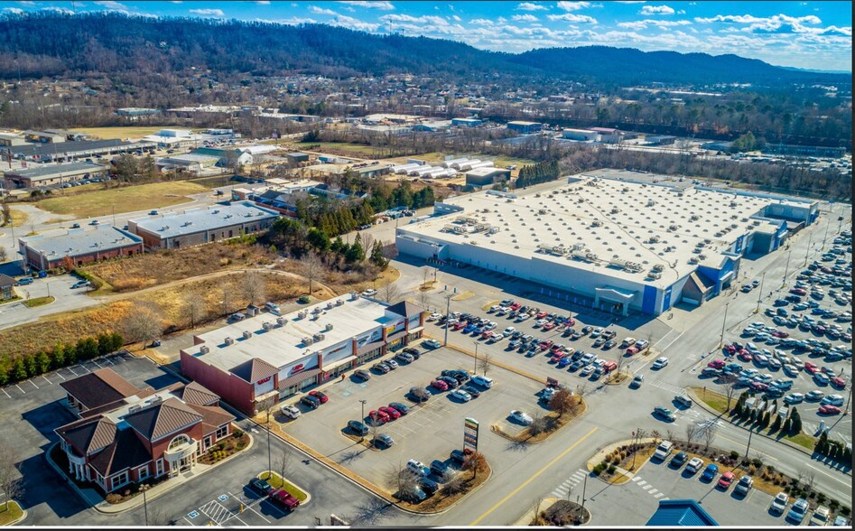 More Photos Of 5910 Reagan Ln, Ooltewah General Retail For Lease