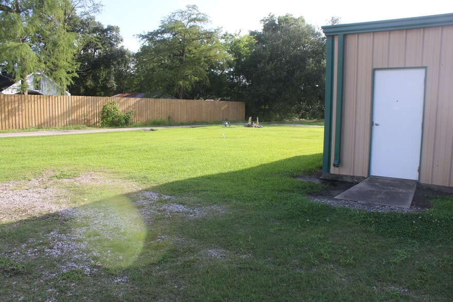 More Photos Of 344 Broadway, Winnie Religious Facility For Sale