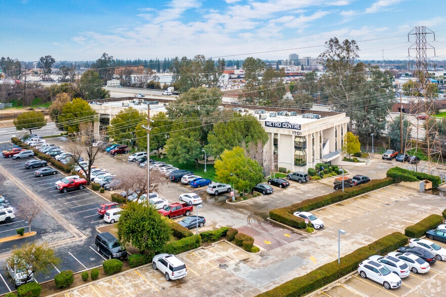 More Photos Of 1701 Westwind Dr, Bakersfield Office For Lease