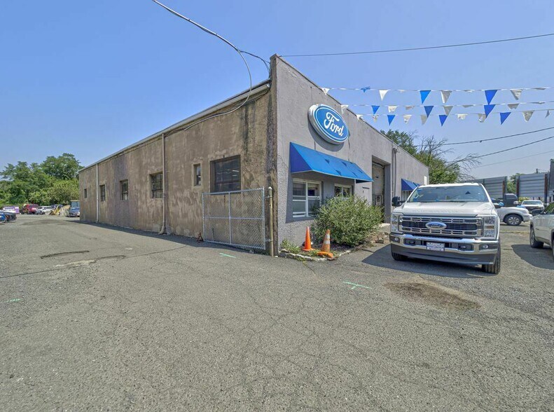 More Photos Of 2530 Springfield Ave, Vauxhall Land For Lease