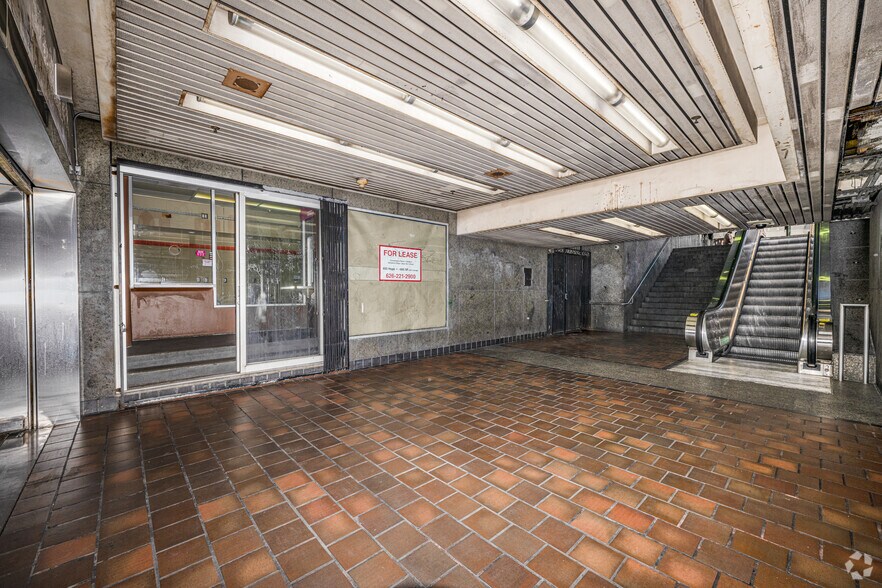 More Photos Of 701 W 7th St, Los Angeles Apartments For Lease