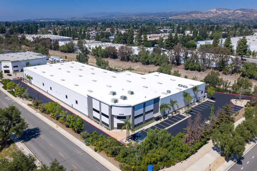 More Photos Of 3987 Heritage Oak Ct, Simi Valley Manufacturing For Lease