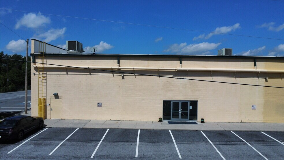 More Photos Of 1320 Lincoln Way E, Chambersburg Unknown For Lease