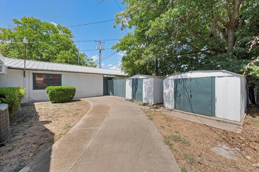 More Photos Of 708 Bradford St, Waco Specialty For Sale