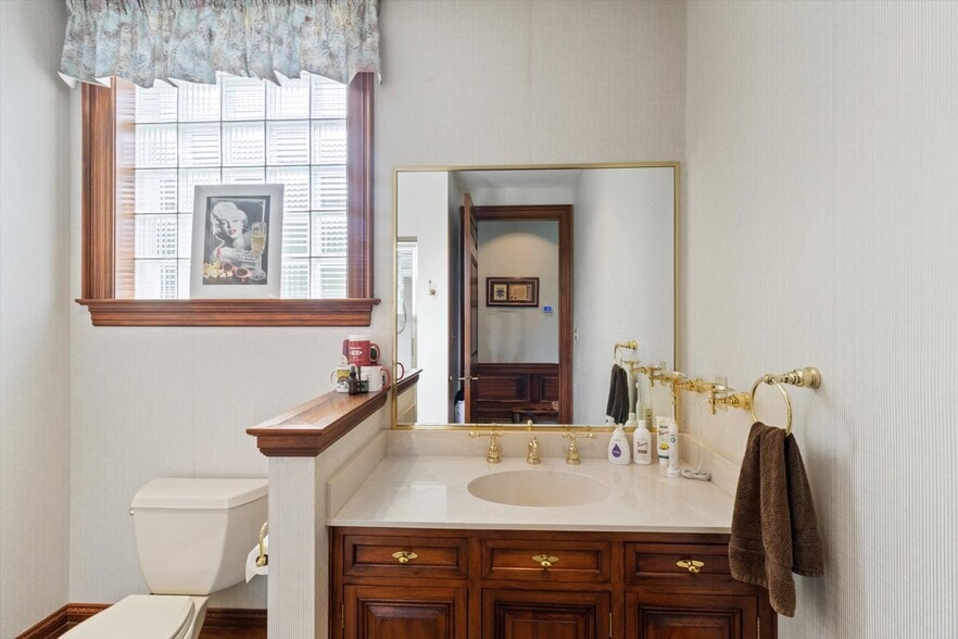 More Photos Of 268 S Suncoast Blvd, Crystal River Office For Sale