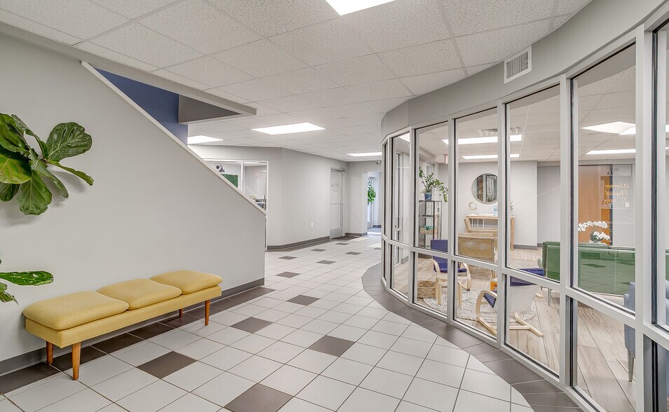 More Photos Of 1000 Bonnie Brae Ave, Fort Worth Medical For Sale