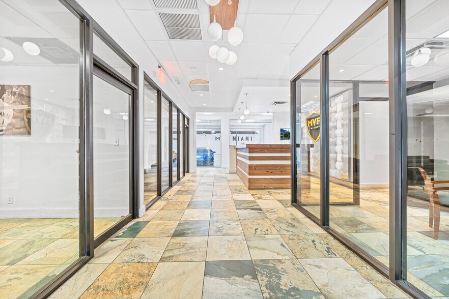 More Photos Of 2500 NW 39th St, Miami Light Distribution For Sale