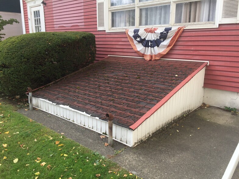 More Photos Of 113 Main St, Dansville Office For Sale