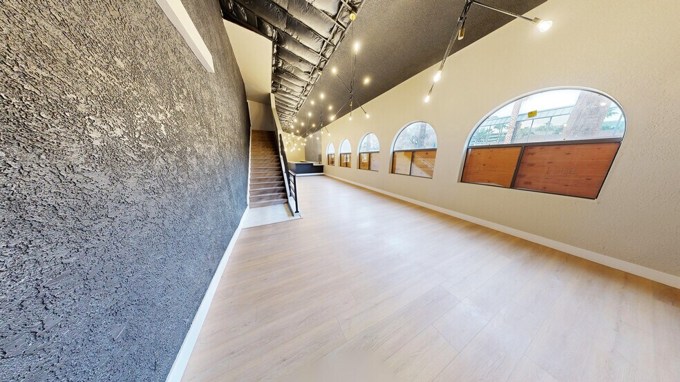 More Photos Of 401 S 6th St, Las Vegas Restaurant For Sale