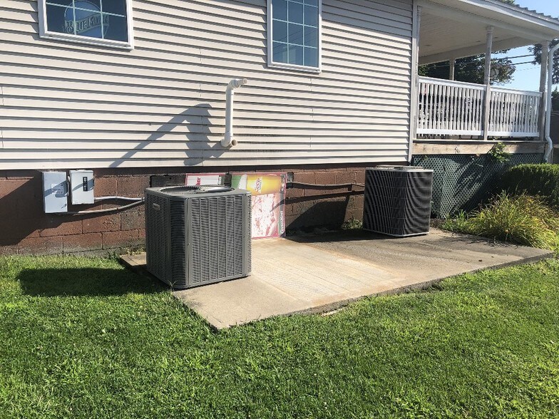 More Photos Of 127 Troy St, Canton Hotel For Sale