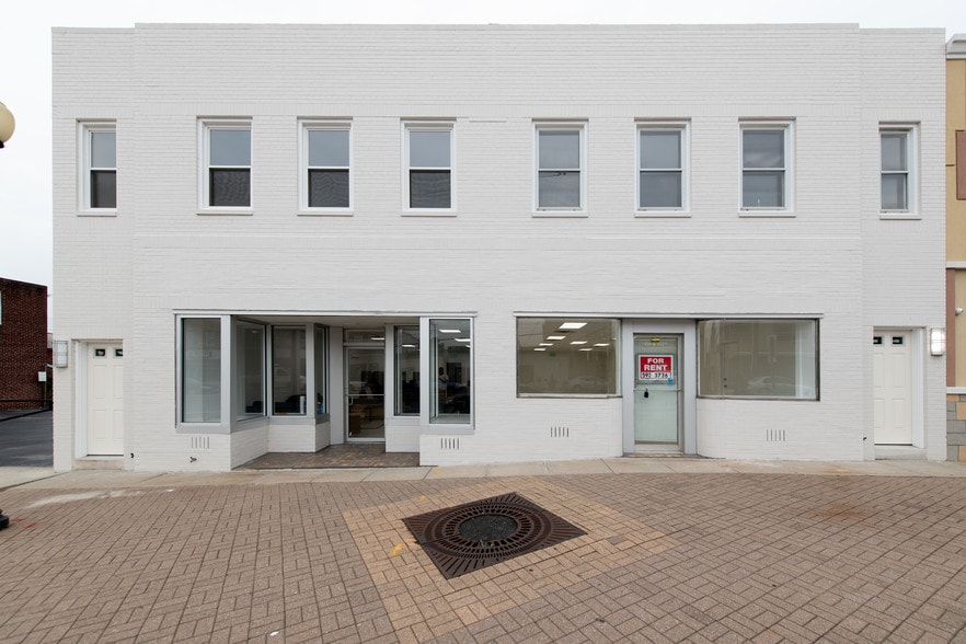Primary Photo Of 422 Eastern Blvd, Essex Storefront Retail Office For Lease