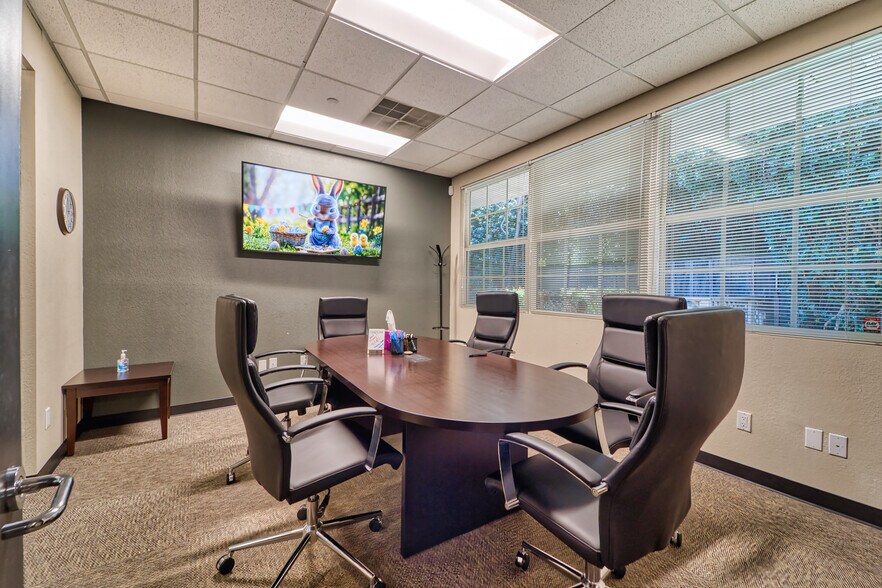 More Photos Of 471 Century Park Dr, Yuba City Office For Sale