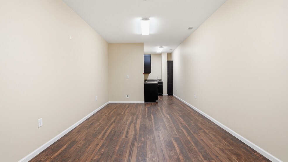 More Photos Of 1087 Aedc Rd, Winchester Industrial For Lease