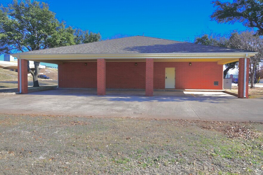 More Photos Of 4501 Northwest Freeway, Wichita Falls Loft Creative Space For Sale