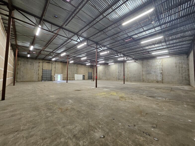 More Photos Of 157 Lone Star Blvd, San Antonio Warehouse For Lease