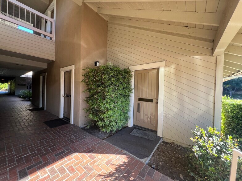 More Photos Of 141 Duesenberg Dr, Thousand Oaks Medical For Sale