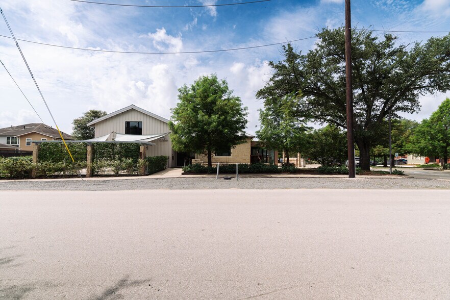 Primary Photo Of 1124 Usener St, Houston Freestanding For Sale