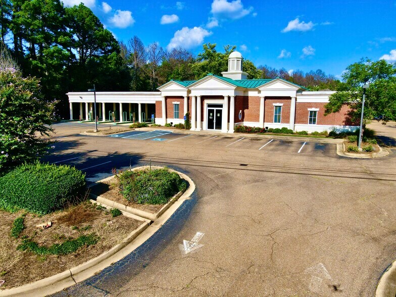 More Photos Of 740 S Pear Orchard Rd, Ridgeland Bank For Sale