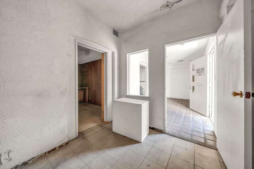 More Photos Of 1433 N 1st St, Phoenix General Retail For Lease