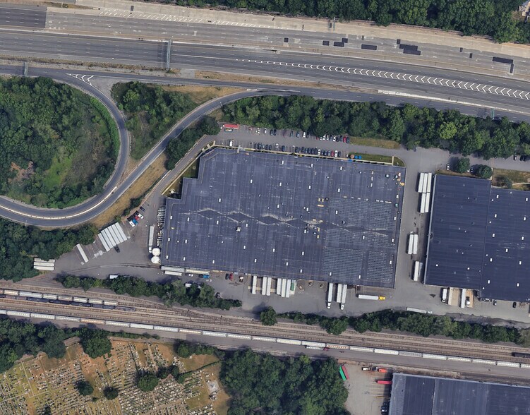 More Photos Of 301 Mayhill St, Saddle Brook Manufacturing For Lease