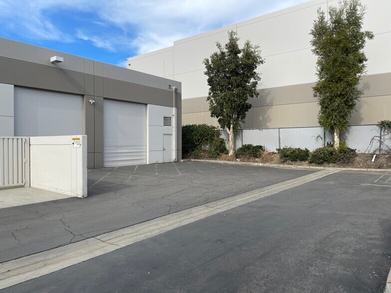 More Photos Of 1610 S Grove Ave, Ontario Warehouse For Lease