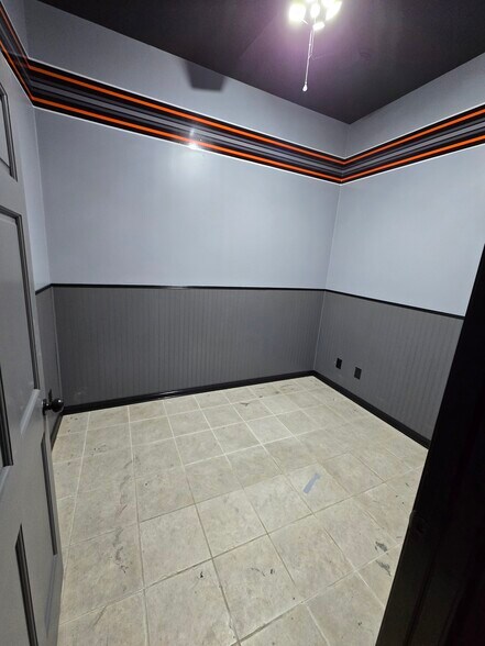 More Photos Of 330 N Marquette Rd, Prairie Du Chien General Retail For Lease