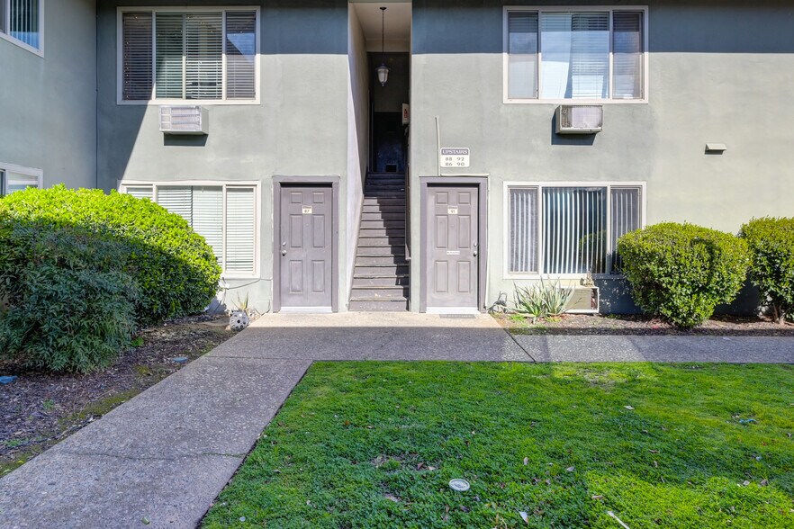 More Photos Of 10501 Croetto Way, Rancho Cordova Apartments For Sale