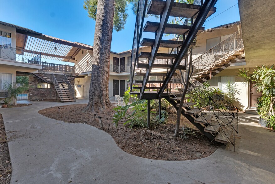More Photos Of 18350 Napa St, Northridge Apartments For Sale