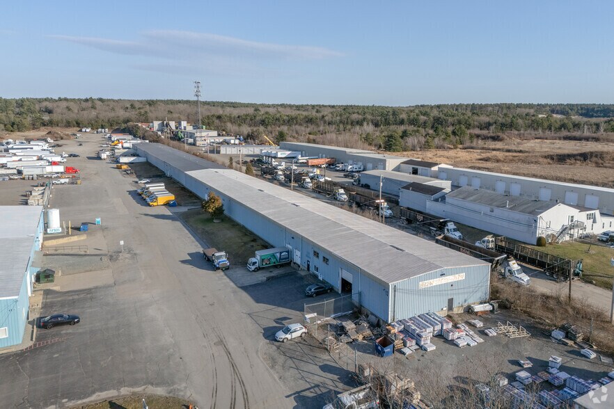 More Photos Of 13 Ridge Hill Rd, Assonet Warehouse For Lease