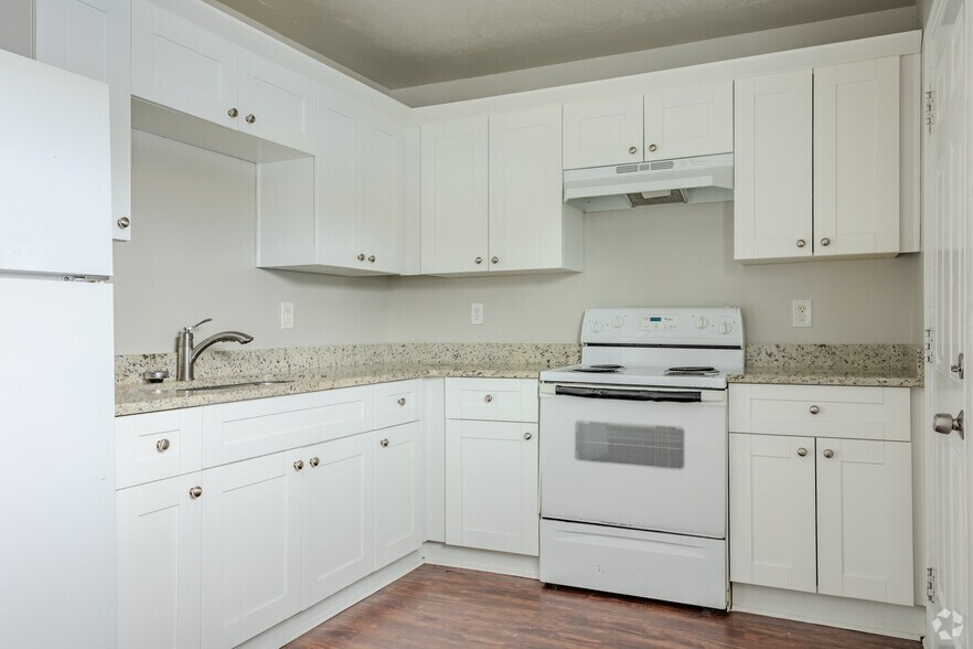 More Photos Of 969 Forest Ave, Forest Park Apartments For Sale