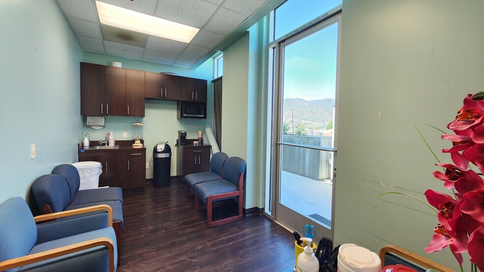 More Photos Of 3600 N Verdugo Rd, Glendale Office For Lease