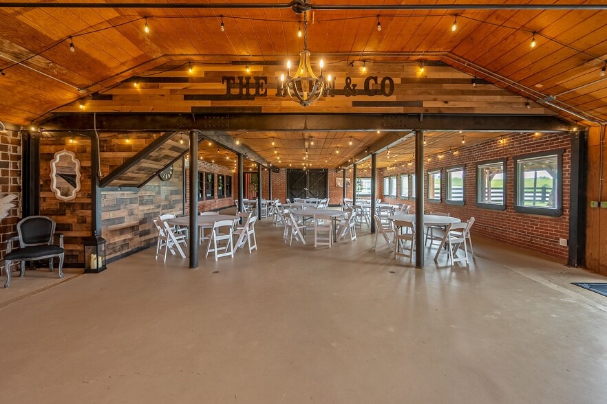 More Photos Of 4241 Lee Hwy, Pulaski Lodge Meeting Hall For Sale