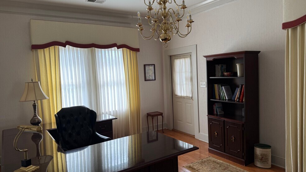 More Photos Of 191 Washington St, Barnwell Office For Sale