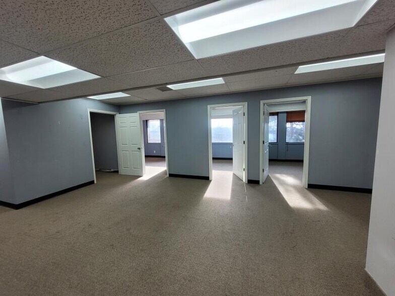 More Photos Of 3550 Lexington Ave N, Shoreview Medical For Lease