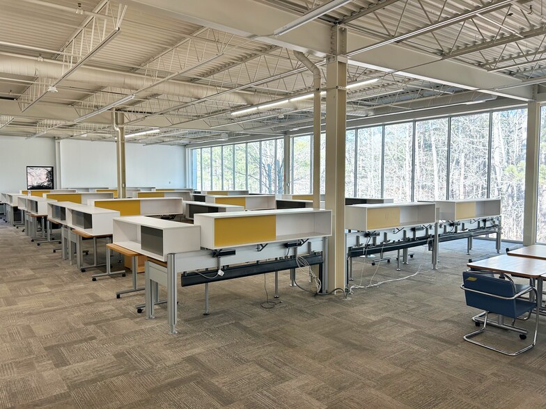 More Photos Of 8208 Brownleigh Dr, Raleigh Office For Lease