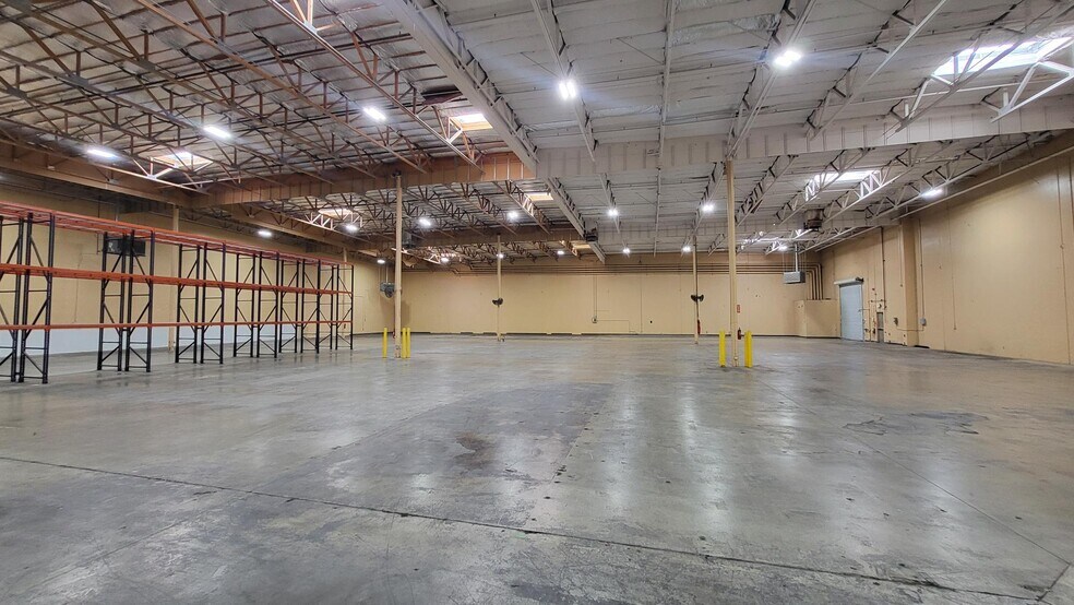 More Photos Of 3325-3326 W Oquendo Rd, Las Vegas Warehouse For Lease