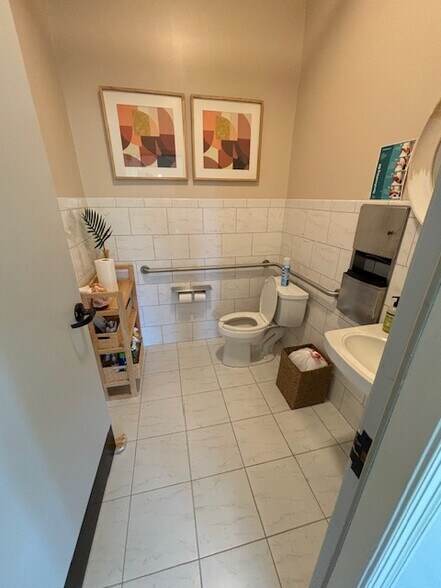 More Photos Of 3305 Rhode Island Ave, Mount Rainier Daycare Center For Lease