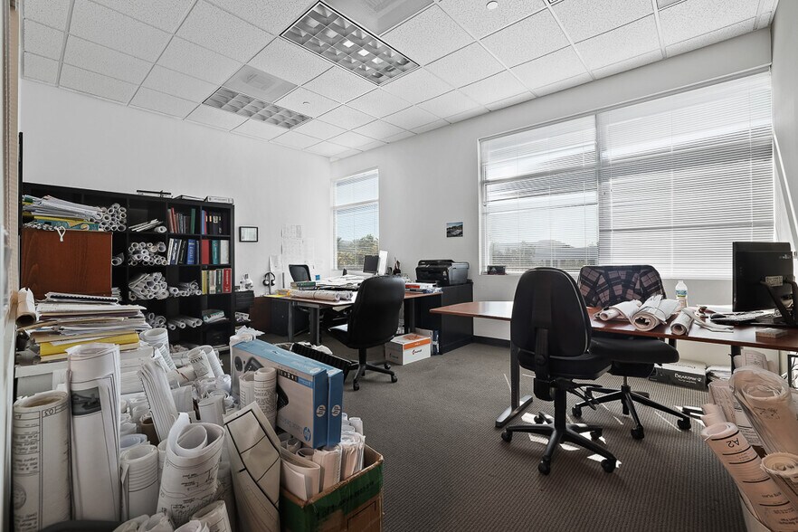More Photos Of 470-500 Wald, Irvine Light Manufacturing For Sale