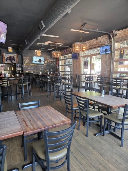 More Photos Of 4620 N Kedzie Ave, Chicago General Retail For Lease