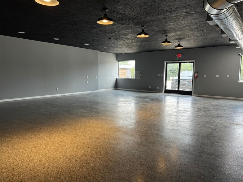 More Photos Of 903 Riverside Dr, Columbia Storefront Retail Office For Lease