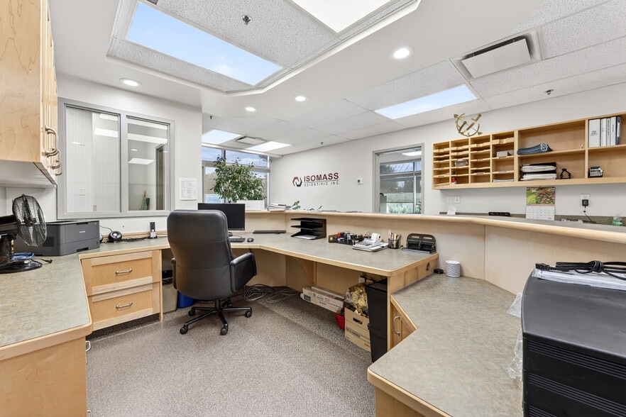 More Photos Of 5700 1st St SW, Calgary Warehouse For Sale