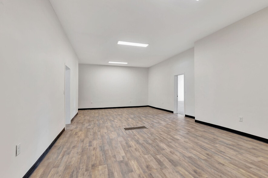 More Photos Of 2435 Williams Ave, Cincinnati Storefront Retail Residential For Lease