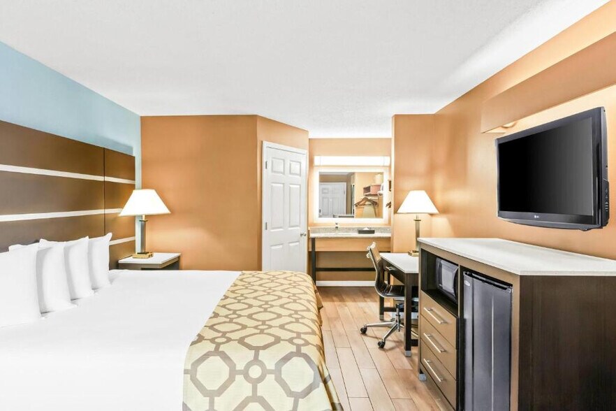 More Photos Of 164 Jameson Inn Dr, Forest City Hotel For Sale