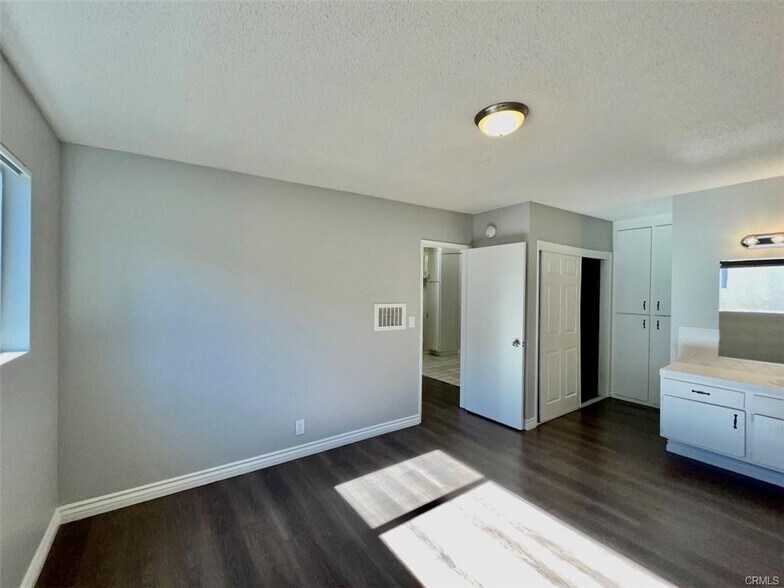 More Photos Of 13717 Chadron Ave, Hawthorne Apartments For Sale