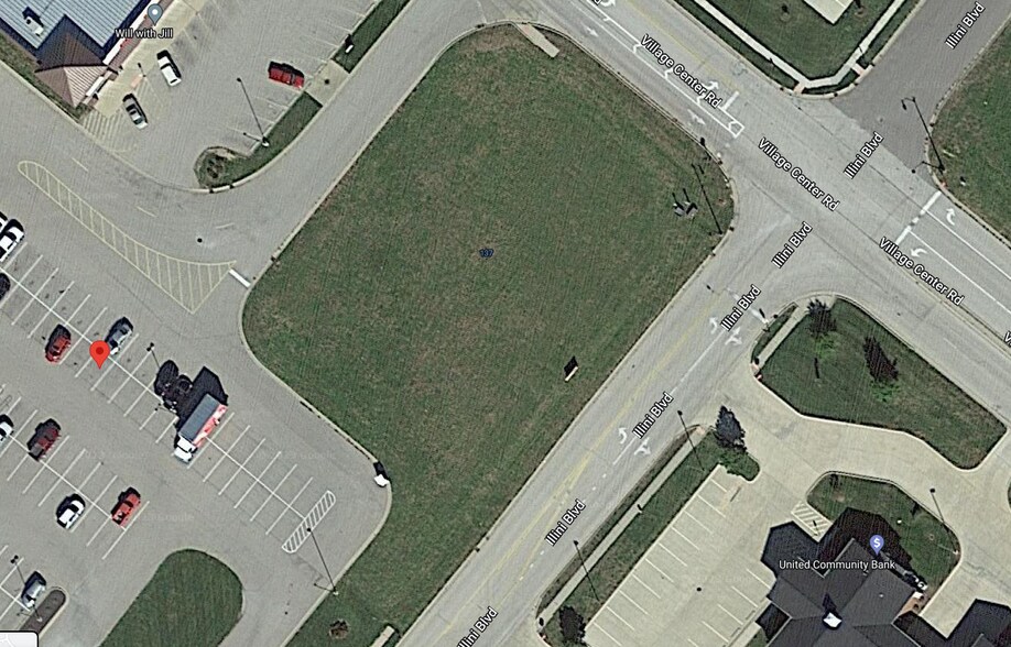 More Photos Of 139 Illini Blvd, Sherman Freestanding For Lease